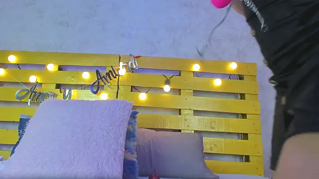 Snapshot of cristinapuerta_ chatting on September 29, 10:53 am cristinapuerta online show from September 29, 10:53 am