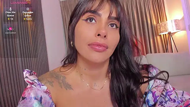 Snapshot of Sarah_Stone_ chatting on June 2, 9:39 pm Sarah Stone online show from June 2, 9:39 pm