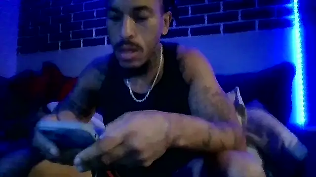 BigWayneBabyXXX online show from October 27, 1:37 pm