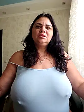 Snapshot of littleRikka chatting on October 6, 7:06 am littleRikka online show from October 6, 7:06 am