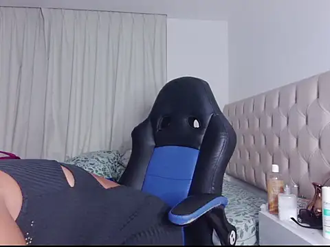 Snapshot of ms_freyax chatting on March 12, 4:08 am ms freyax online show from March 12, 4:08 am