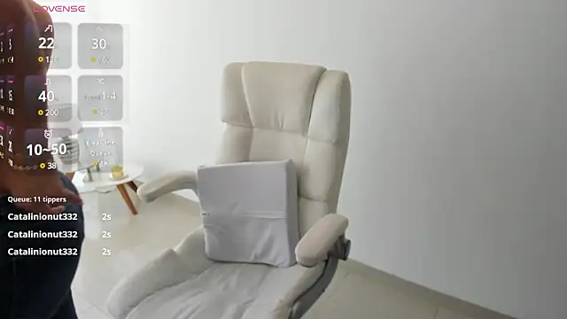 renata t  online show from March 4, 8:49 pm