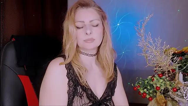 Snapshot of Eleonores chatting on February 4, 5:31 am Eleonores online show from February 4, 5:31 am