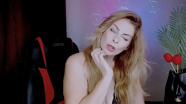 Snapshot of Eleonores chatting on October 3, 5:15 am Eleonores online show from October 3, 5:15 am