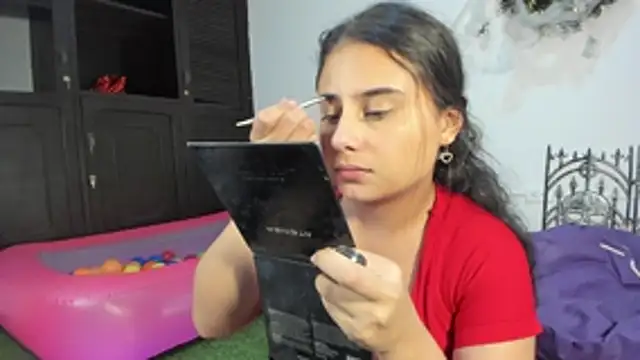 Snapshot of AbbyTaylorr chatting on October 15, 1:28 am AbbyTaylorr online show from October 15, 1:28 am