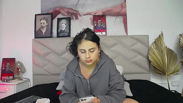 Snapshot of AbbyTaylorr chatting on October 18, 3:02 pm AbbyTaylorr online show from October 18, 3:02 pm