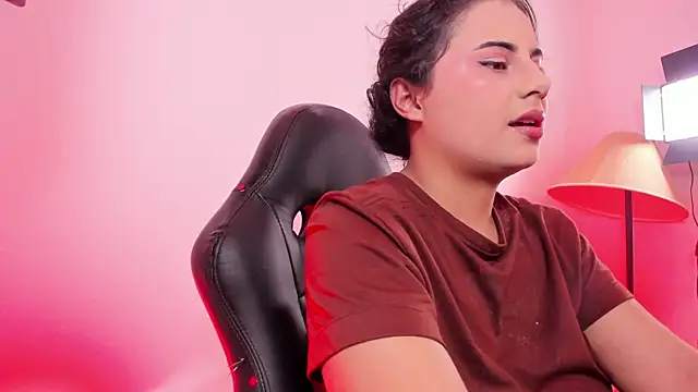 Snapshot of AbbyTaylorr chatting on December 2, 10:05 pm AbbyTaylorr online show from December 2, 10:05 pm