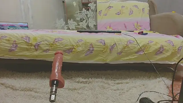 Snapshot of AlinasissyXX chatting on November 28, 10:12 pm AlinasissyXX online show from November 28, 10:12 pm