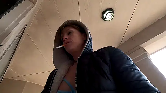 Snapshot of TheDaisyChaos chatting on January 17, 6:44 pm TheDaisyChaos online show from January 17, 6:44 pm