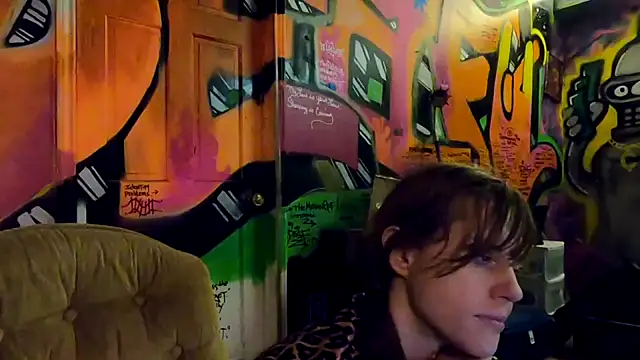 Snapshot of TheDaisyChaos chatting on February 17, 5:04 am TheDaisyChaos online show from February 17, 5:04 am