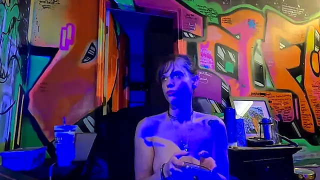 Snapshot of TheDaisyChaos chatting on February 25, 4:57 am TheDaisyChaos online show from February 25, 4:57 am