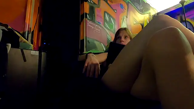 Snapshot of TheDaisyChaos chatting on February 27, 7:55 am TheDaisyChaos online show from February 27, 7:55 am