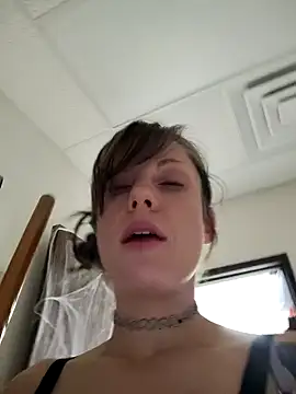 Snapshot of TheDaisyChaos chatting on October 20, 3:29 am TheDaisyChaos online show from October 20, 3:29 am