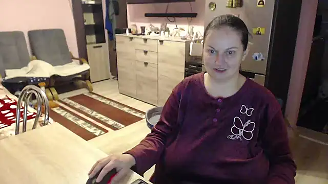 Snapshot of BustyLadyAlma chatting on January 26, 5:34 am BustyLadyAlma online show from January 26, 5:34 am