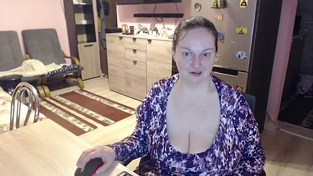 Snapshot of BustyLadyAlma chatting on March 21, 5:21 am BustyLadyAlma online show from March 21, 5:21 am