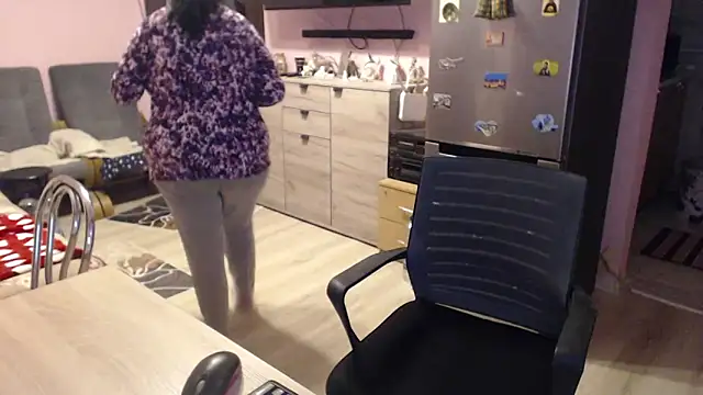 BustyLadyAlma online show from October 30, 5:53 am