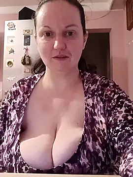 BustyLadyAlma online show from January 19, 6:28 am