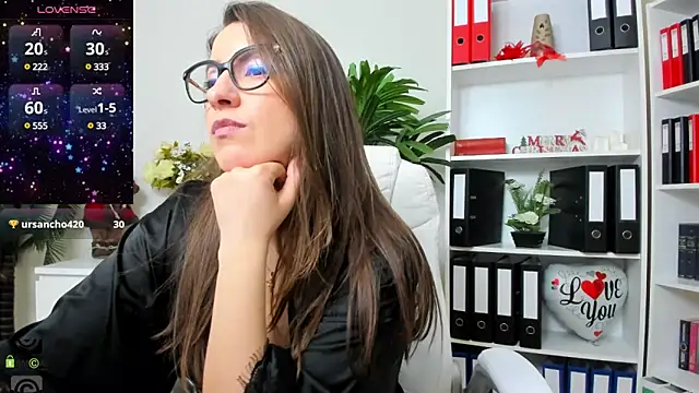 Snapshot of amayawest chatting on December 27, 8:24 am amayawest online show from December 27, 8:24 am