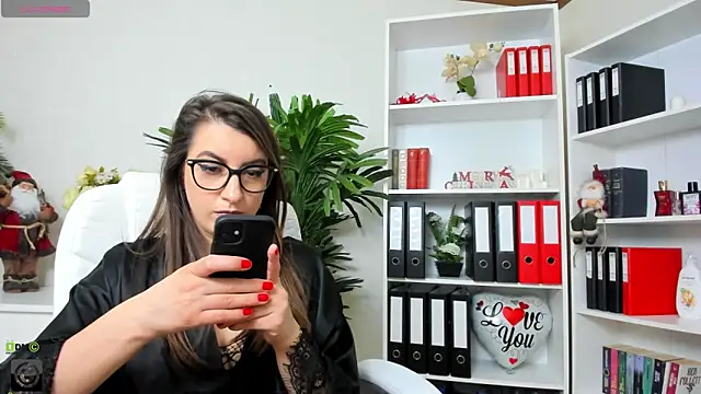 Snapshot of amayawest chatting on December 28, 7:44 am amayawest online show from December 28, 7:44 am