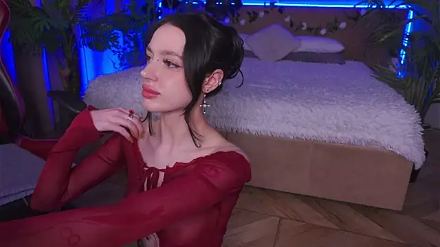 Snapshot of Devilinee chatting on January 14, 6:34 am Devilinee online show from January 14, 6:34 am