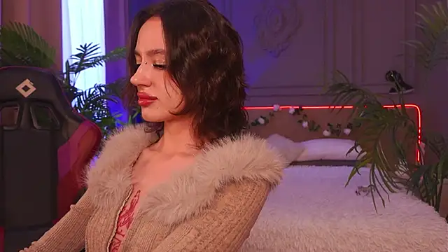 Snapshot of Devilinee chatting on October 3, 6:32 am Devilinee online show from October 3, 6:32 am