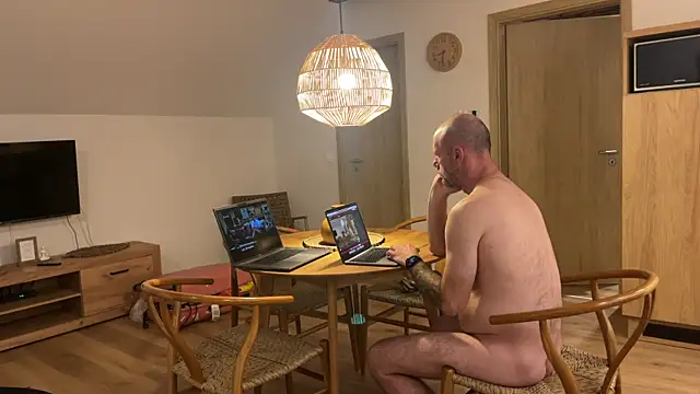 Snapshot of aladin740 chatting on October 28, 6:32 pm aladin740 online show from October 28, 6:32 pm