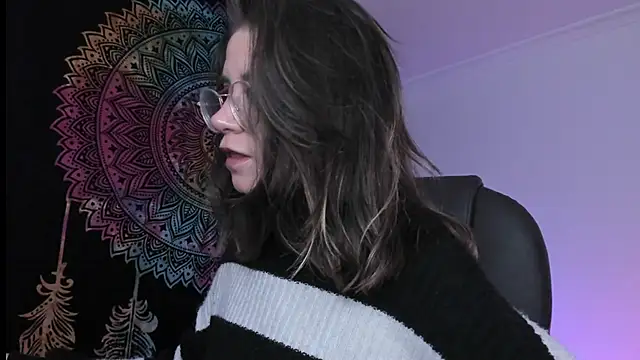 Snapshot of HazelKush chatting on January 10, 2:25 am HazelKush online show from January 10, 2:25 am