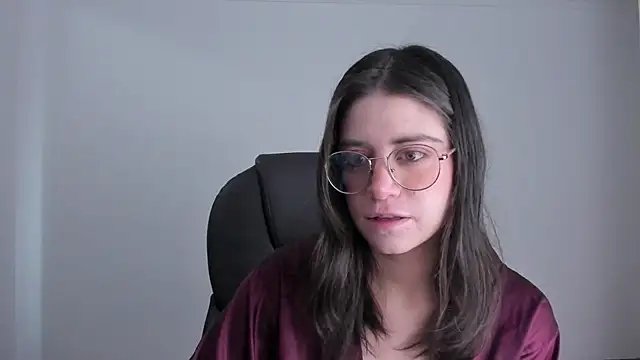 Snapshot of HazelKush chatting on October 18, 1:34 pm HazelKush online show from October 18, 1:34 pm