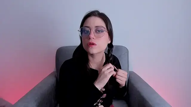 Snapshot of HazelKush chatting on December 15, 9:30 pm HazelKush online show from December 15, 9:30 pm