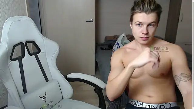 Snapshot of Sunny-Girl1 chatting on March 13, 11:08 am Sunny-Girl1 online show from March 13, 11:08 am