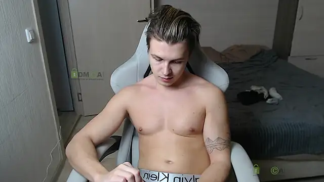 Snapshot of Sunny-Girl1 chatting on March 13, 6:23 pm Sunny-Girl1 online show from March 13, 6:23 pm