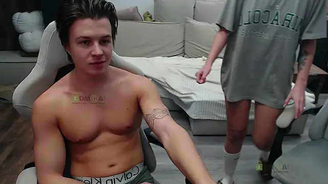 Snapshot of Sunny-Girl1 chatting on November 20, 8:03 am Sunny-Girl1 online show from November 20, 8:03 am