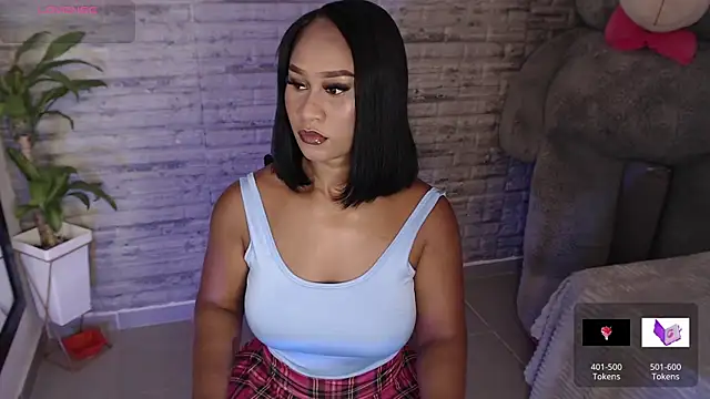 Snapshot of TinnaCobb chatting on October 6, 1:30 pm TinnaCobb online show from October 6, 1:30 pm