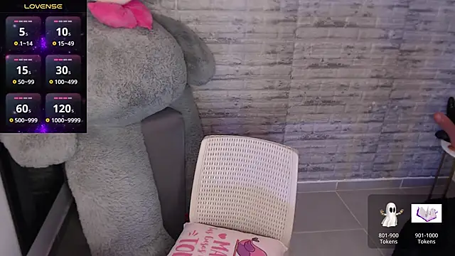 Snapshot of TinnaCobb chatting on October 23, 4:17 pm TinnaCobb online show from October 23, 4:17 pm