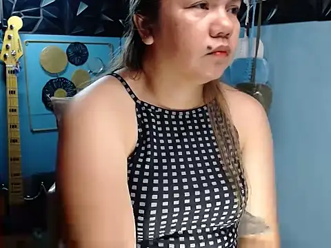 ambersmile online show from April 5, 9:12 pm