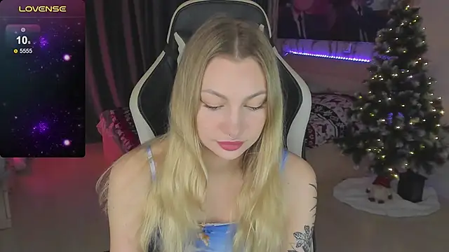 Snapshot of BiMolly chatting on January 14, 10:44 pm BiMolly online show from January 14, 10:44 pm