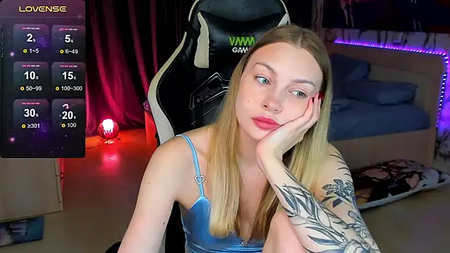 Snapshot of BiMolly chatting on September 25, 7:50 pm BiMolly online show from September 25, 7:50 pm