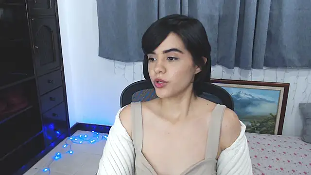 Snapshot of mia_collins_x chatting on June 8, 2:01 am mia collins x online show from June 8, 2:01 am