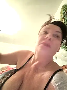  lady red  online show from January 17, 10:24 pm