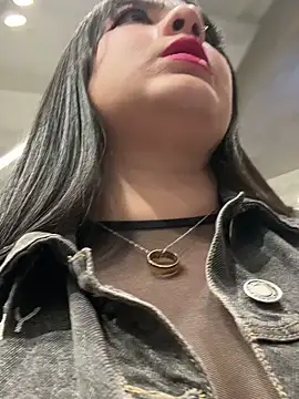 Elle online show from February 22, 8:42 pm