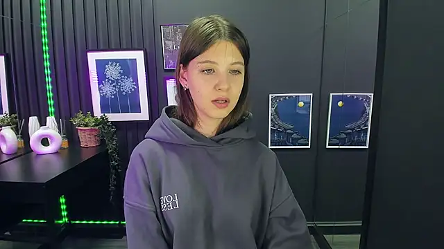 ElizaMild online show from December 10, 7:11 pm