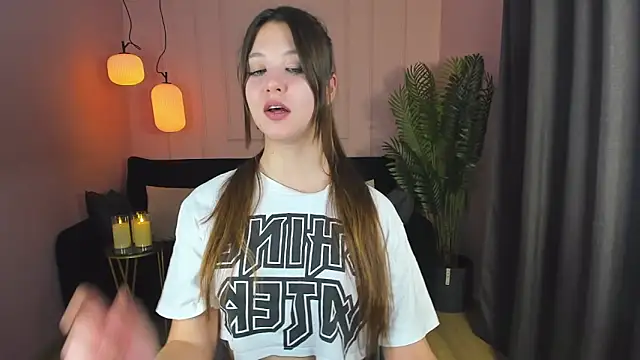 ElizaMild online show from December 15, 4:48 pm