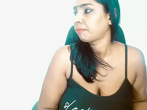 Snapshot of apishkagalmon chatting on January 5, 9:48 am apishkagalmon online show from January 5, 9:48 am