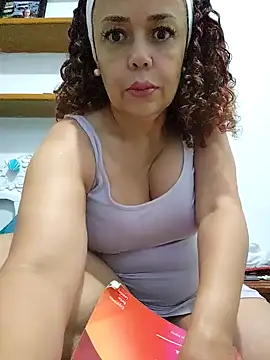 Snapshot of BadMicaela1 chatting on January 19, 4:22 am BadMicaela1 online show from January 19, 4:22 am