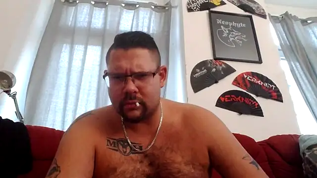 Snapshot of sexykevin17cm chatting on December 2, 2:34 pm sexykevin17cm online show from December 2, 2:34 pm