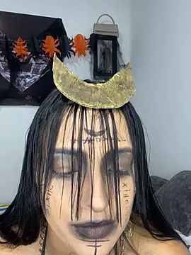 Snapshot of Shantal_Lovee chatting on October 31, 11:06 pm Shantal Lovee online show from October 31, 11:06 pm