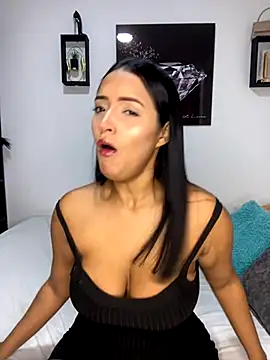 Snapshot of Shantal_Lovee chatting on November 8, 9:46 pm Shantal Lovee online show from November 8, 9:46 pm