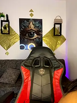 Snapshot of Shantal_Lovee chatting on December 4, 2:43 am Shantal Lovee online show from December 4, 2:43 am