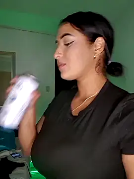 Shantal Lovee online show from April 23, 11:29 pm