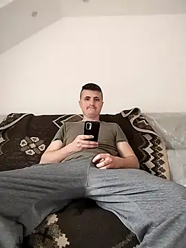 MrNoBoDy000 online show from April 2, 6:11 am